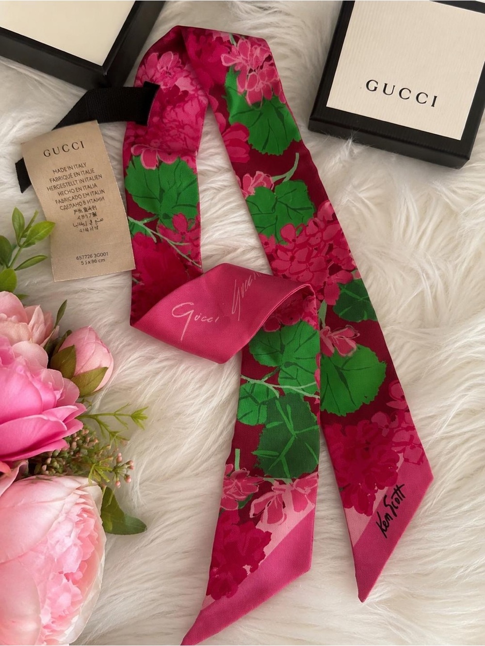 Gucci Fuchsia and Green Floral Silk twilly Ken Scott